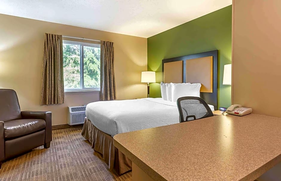 Extended Stay America Select Suites - St. Louis - Westport - Craig Road