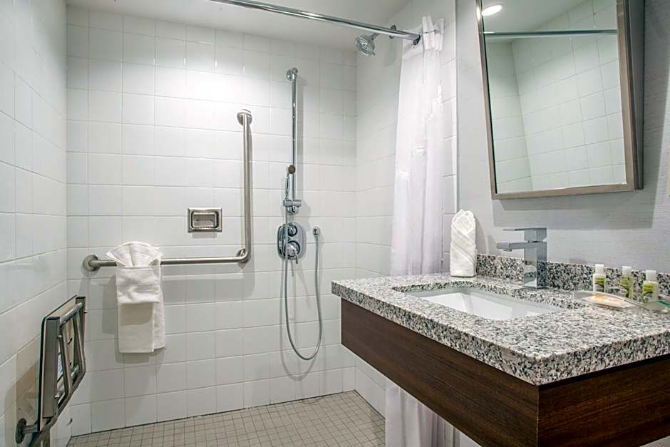 Holiday Inn Ottawa East By IHG