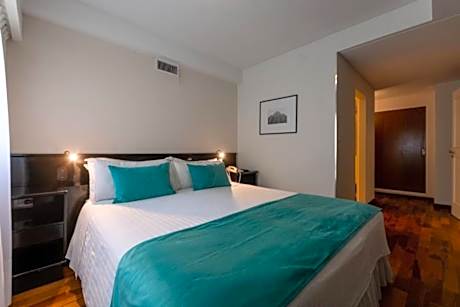 Premier Suite (2 Adults)