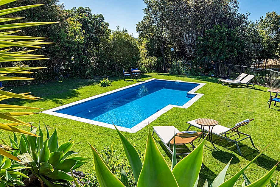 Ash Grove Boutique Motel