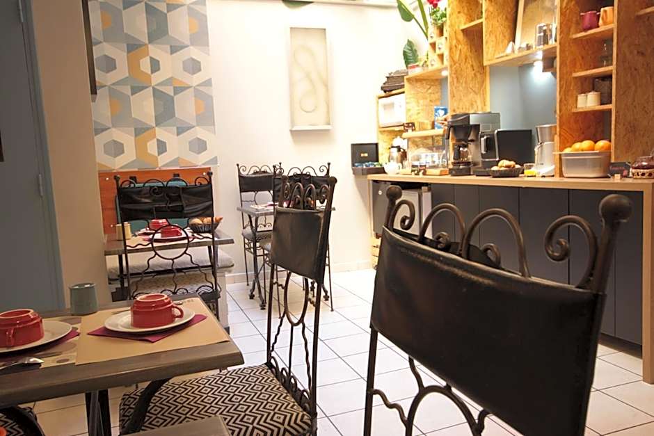 Hôtel Des Arts, Artisanal et Indépendant