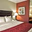 Comfort Suites Bloomington I-55 and I-74