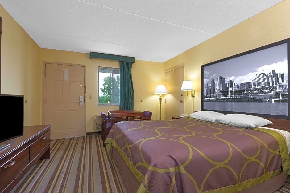 Super 8 by Wyndham Wapakoneta