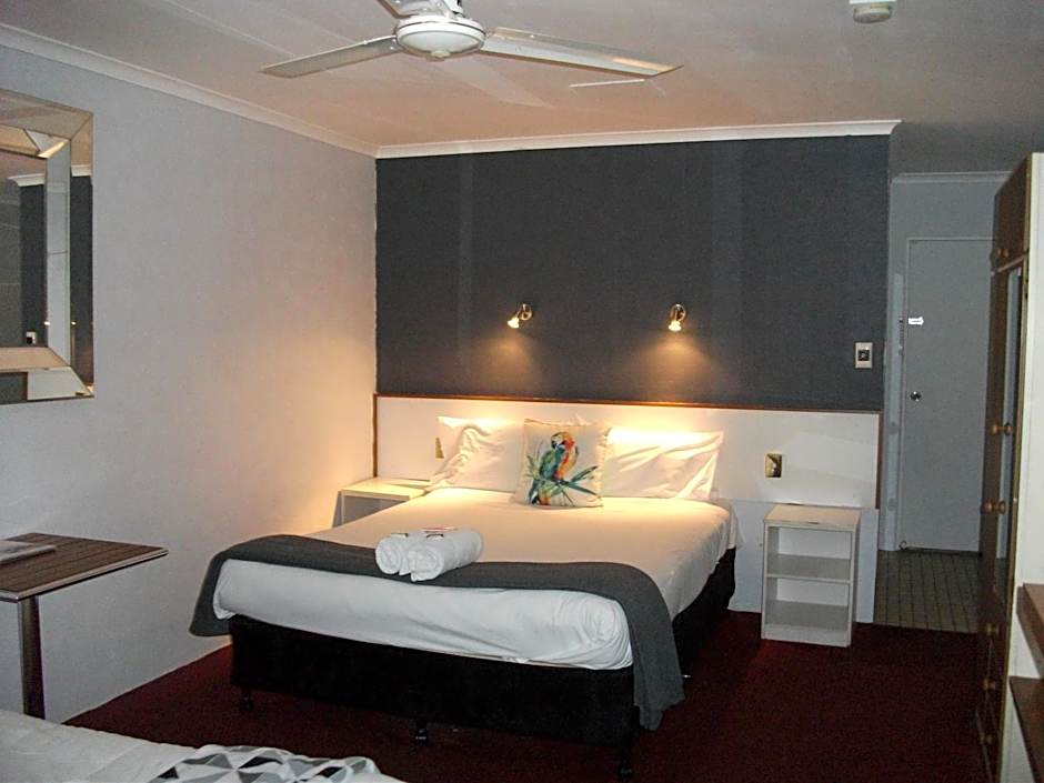 Beerwah Glasshouse Motel