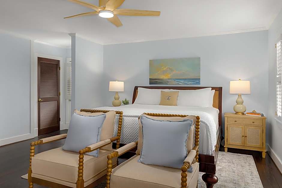 Elizabeth Pointe Lodge
