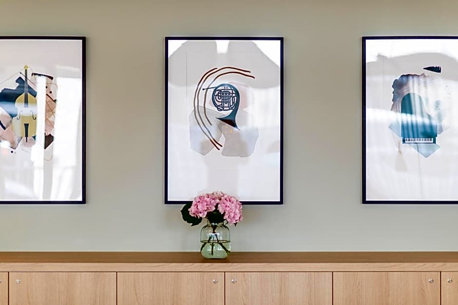 Capri by Fraser Leipzig