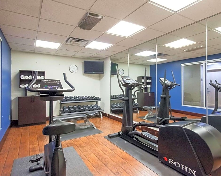 Comfort Suites Central / I-44