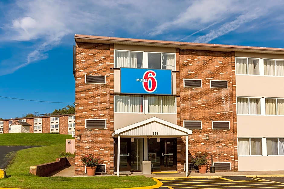 Motel 6-New Stanton, PA