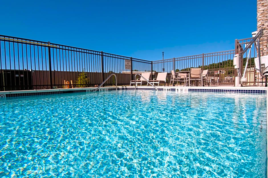 Holiday Inn Express & Suites Johnstown, an IHG Hotel