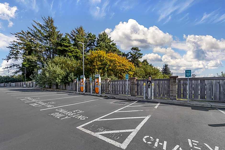 Best Western Plus Northwoods Inn