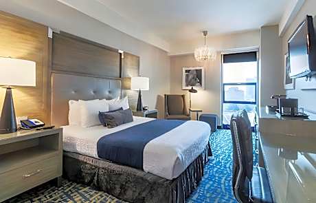 1 Queen Bed Non-Smoking Refrigerator Wi-Fi