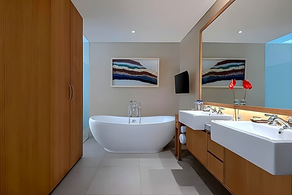 Ossotel Legian Hotel