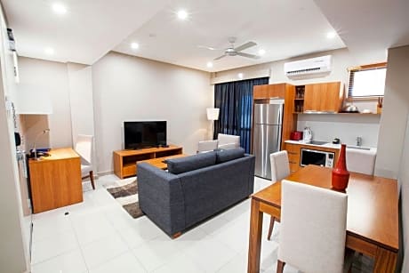 Premier Tower 1 BR Kitchenette