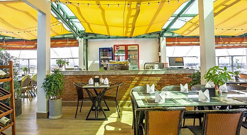 The Square Kampot Hotel