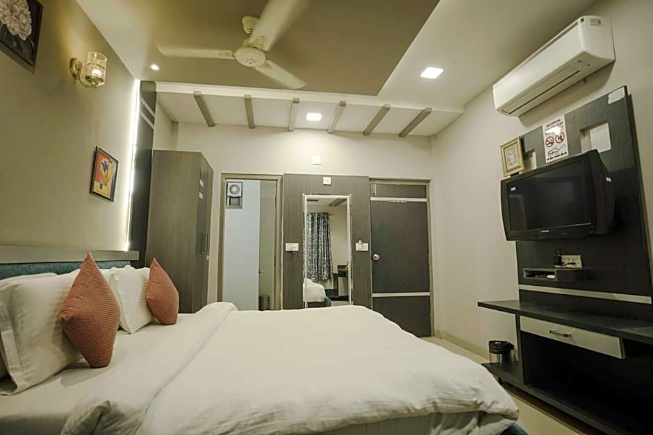 Hotel Ashapura Palace