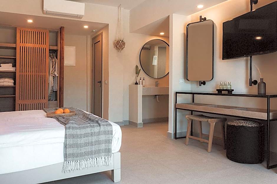 Eliros Mare Beachfront Poem Hotel