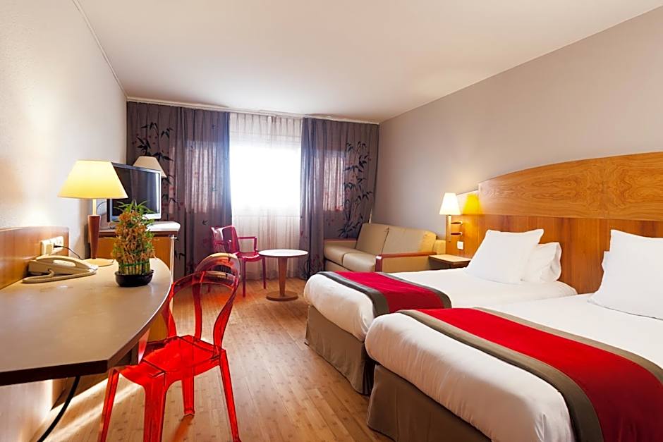 Photo 1 of 8 of Junior Suite