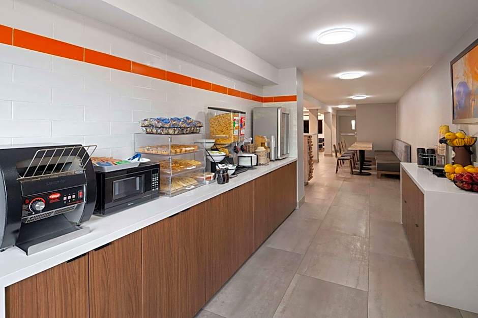 La Quinta Inn & Suites by Wyndham San Diego Scripps Poway