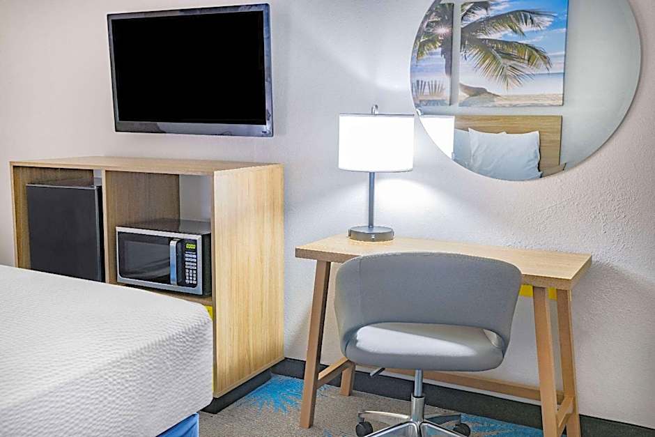 Days Inn by Wyndham Barnwell