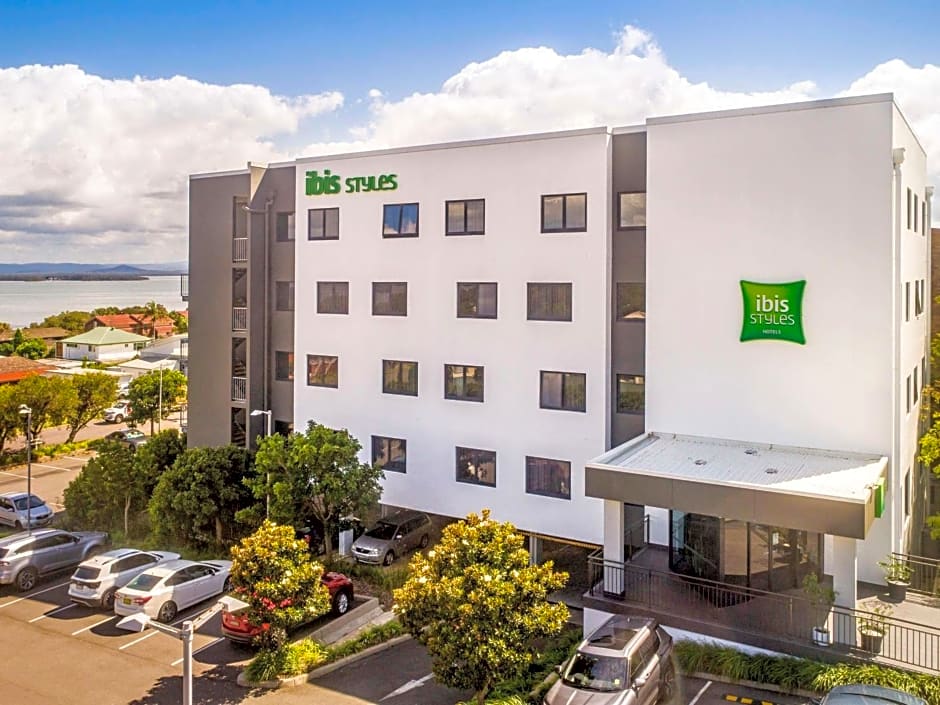 Ibis Styles The Entrance