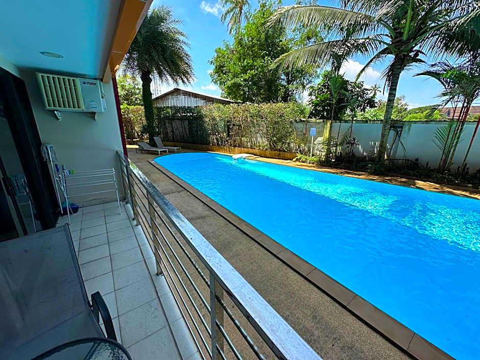 1 - Bedroom Apartment Pool Access, 750m to the Beach
