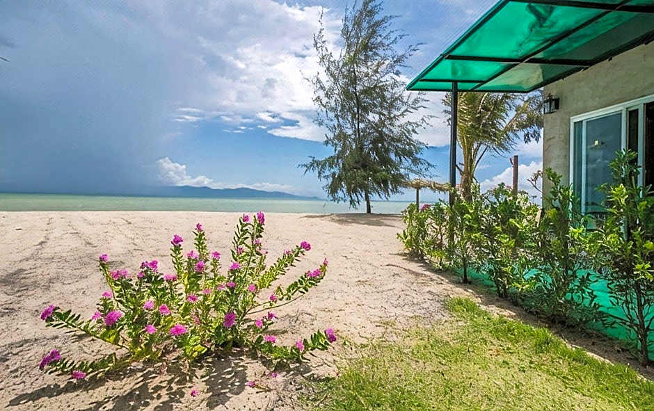 SeaEsta Beach