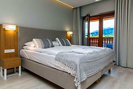 Studio Apartment with Balcony