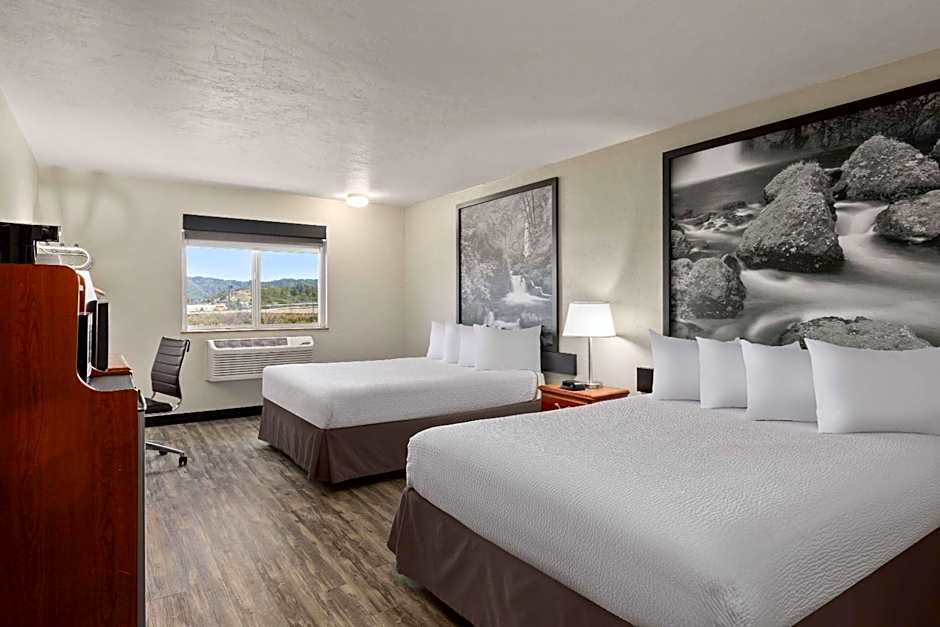 Super 8 by Wyndham Roseburg
