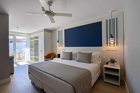 Premium Room with Terrace and Sea View