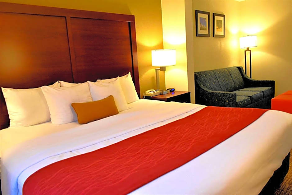 Comfort Inn & Suites Greenville I-70