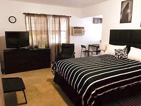 Green Seas Motel