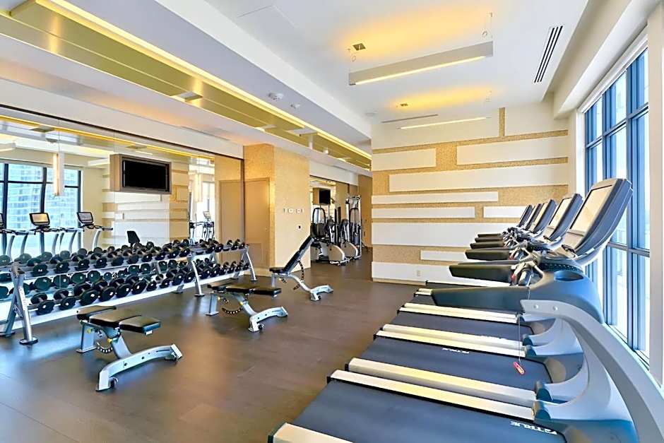 Luxury 1BR Condo - King Bed - Stunning City View