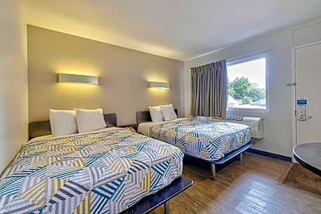 2 FULL BEDS | ACCESSIBLE, NON-SMOKING