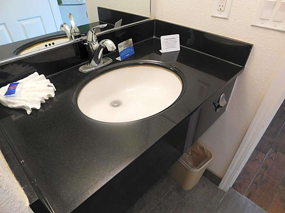 Fisherman's Cove Inn