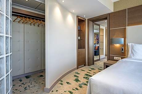 One-Bedroom King Suite with Terrace