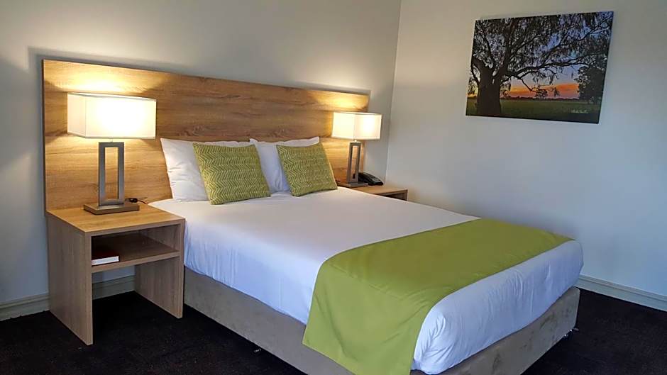 Quality Inn Carriage House