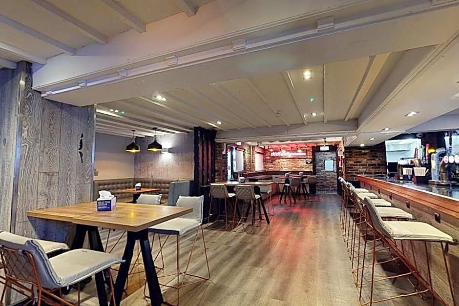 Village Hotel Manchester Hyde