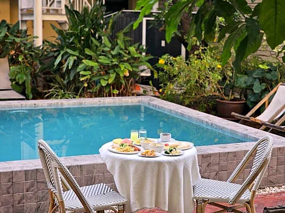 Feung Nakorn Balcony