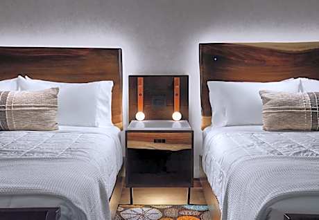 2 QUEEN BEDS COURTYRD VIEW