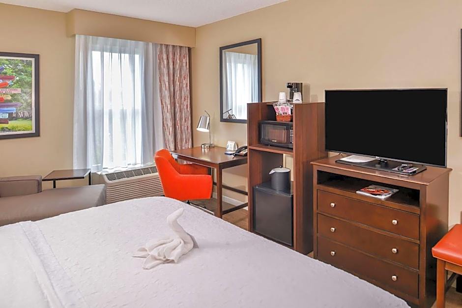 Hampton Inn & Suites Charlotte-Arrowood Rd.