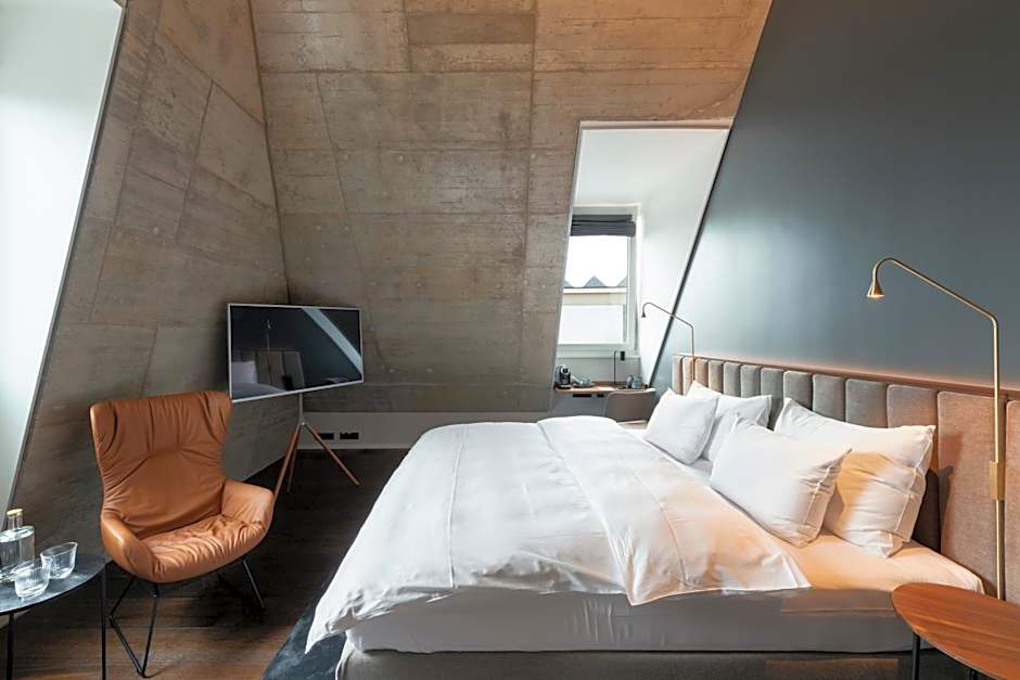 Legend Hotel