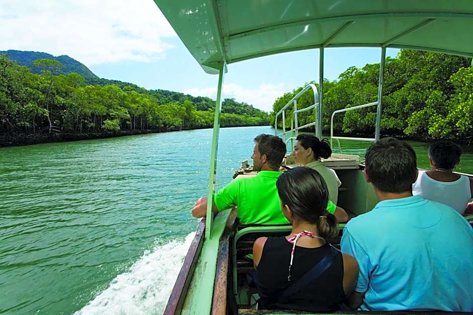 Martinique On Macrossan