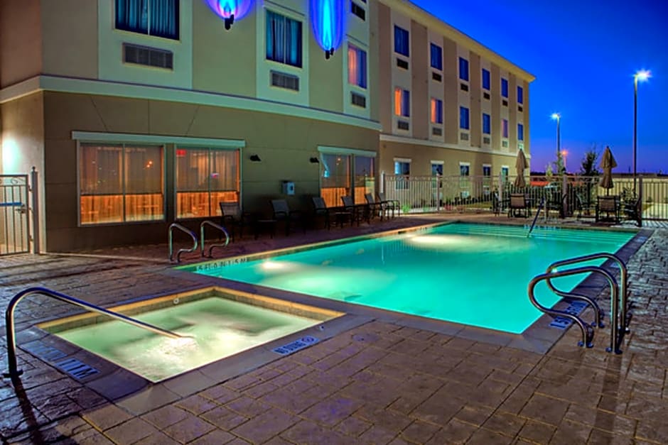 Holiday Inn Express Hotels Cotulla