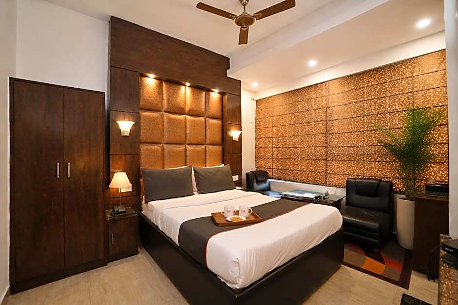 HOTEL UR - Near Prayagraj Junction & High Court