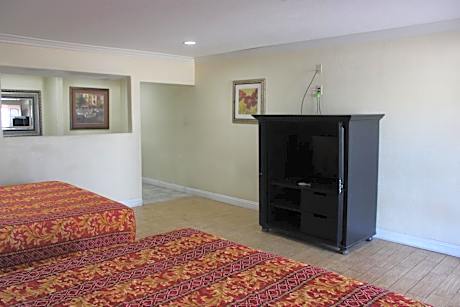 Deluxe Family Suite