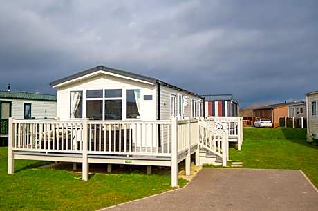 64 lancaster The lazy willow 3 bedroom hot tub caravan tattershall lakes