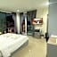 Yanud Hotel