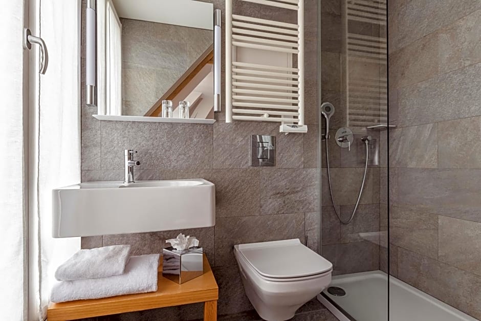 9Hotel Republique