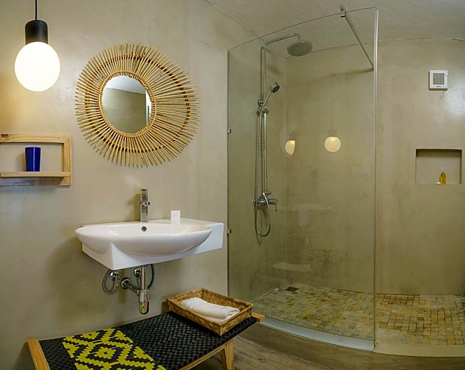 Tropical Attitude - Adults Only