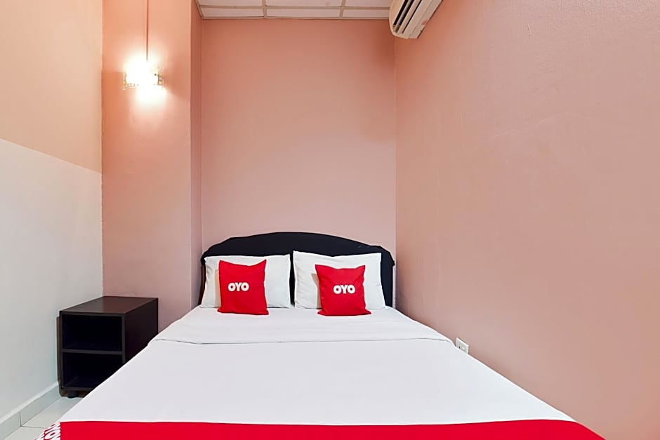 OYO 89588 Destiny Riverside Hotel